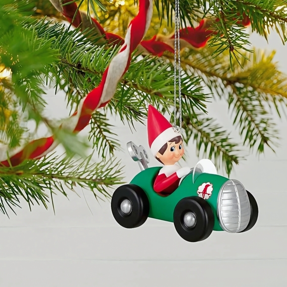 Hallmark | Elf on the Shelf | 2023 | Race to the Finish Scout Elf Christmas - Picture 4 of 5